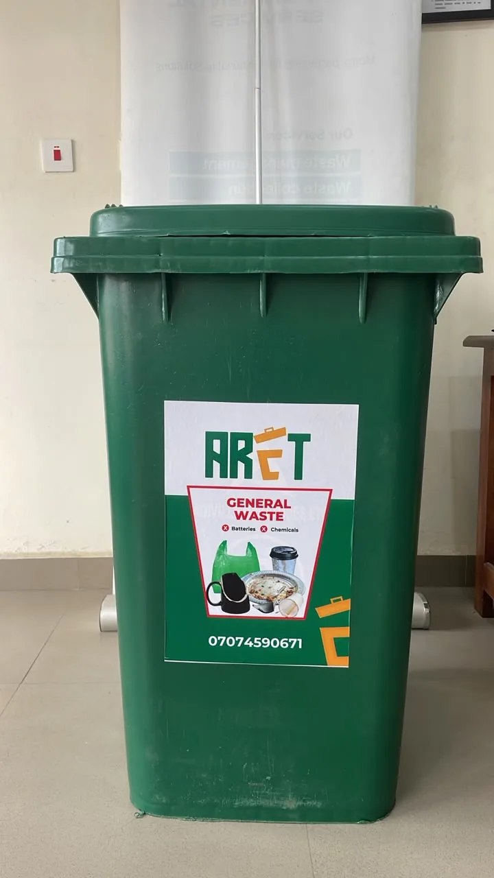 Foreign 240L Wheelie Waste Bin